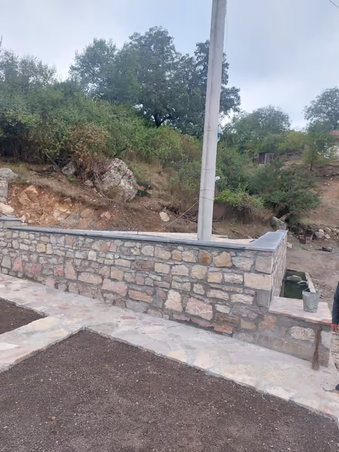 Թորոս իշխանի աղբյուրը Եղվարդում